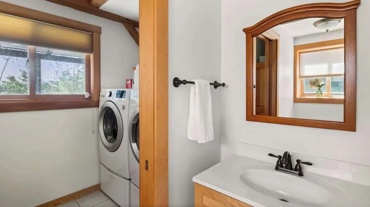 Laundry room - washer & dryer