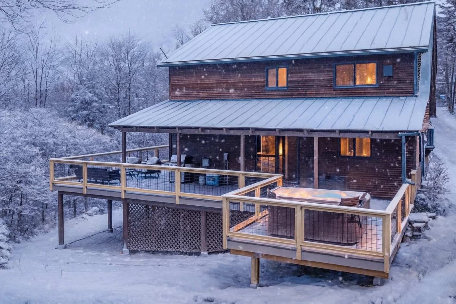Mountain Pines deck and hot tub in Stowe